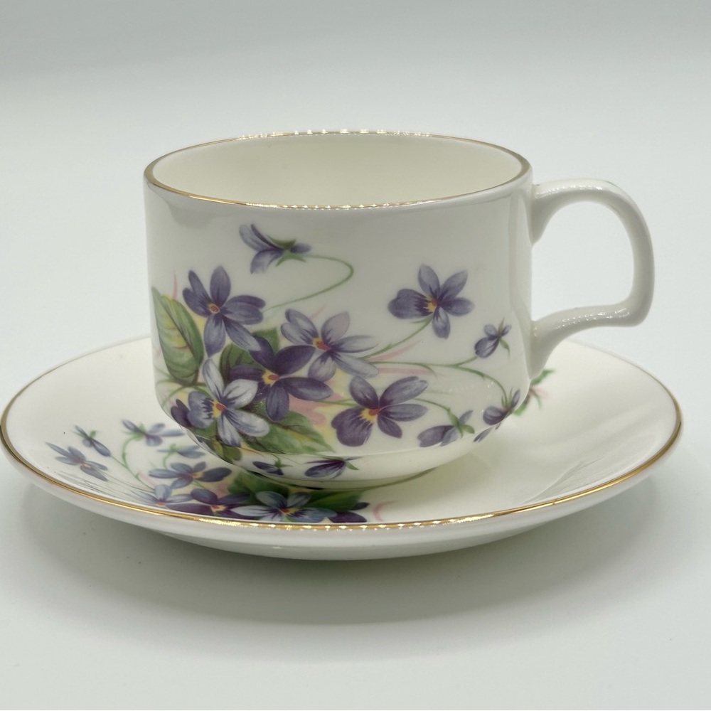 Vintage Finsbury Fine Bone China Tea Cup Saucer Violets England 6 oz